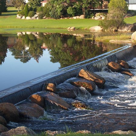 Boulevard Motel Stanthorpe Bagian luar foto